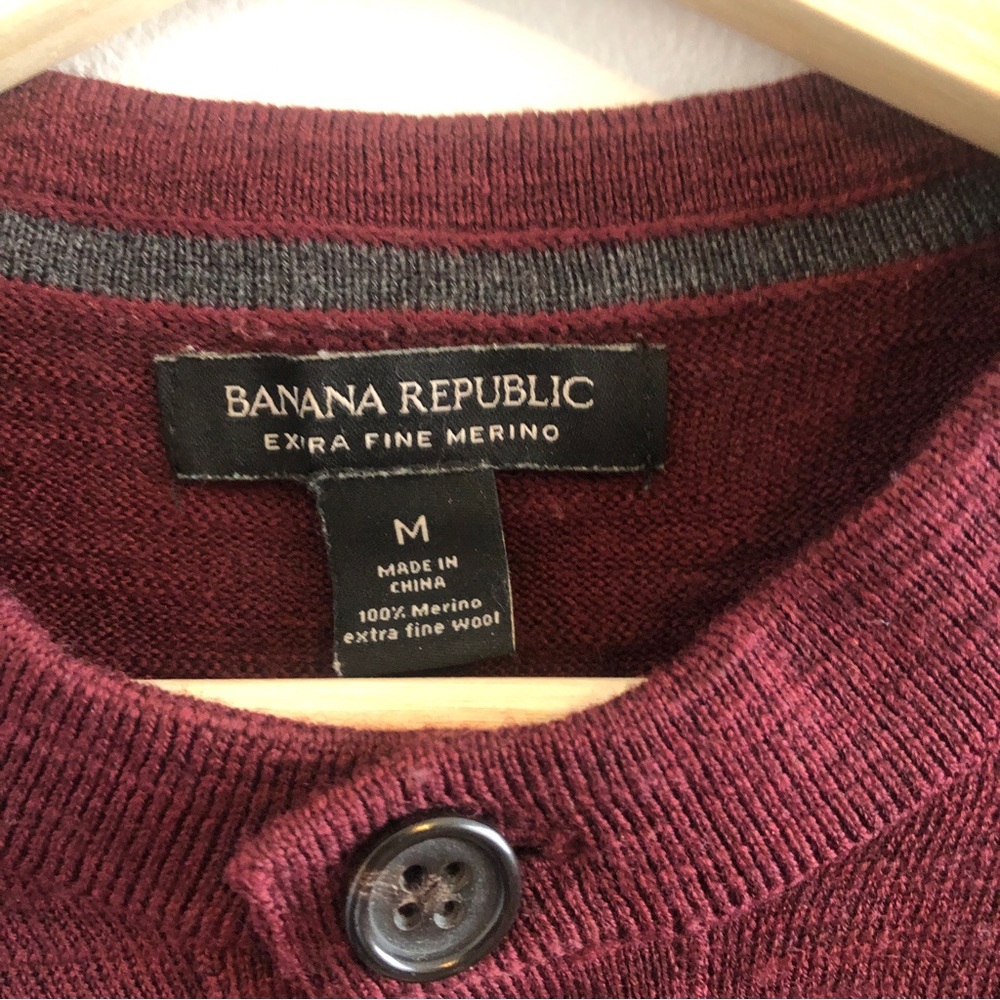 Banana Republic Extra Fine Merino 3 button Henley - M - Picture 2 of 5